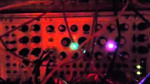 Mutable Instruments Elements - Day One Scary Plucker