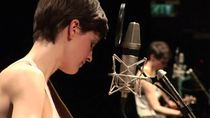 Red- Rachael Wright: Live in Session