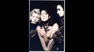 The Breeders - Drivin' On 9 (Demo) chords