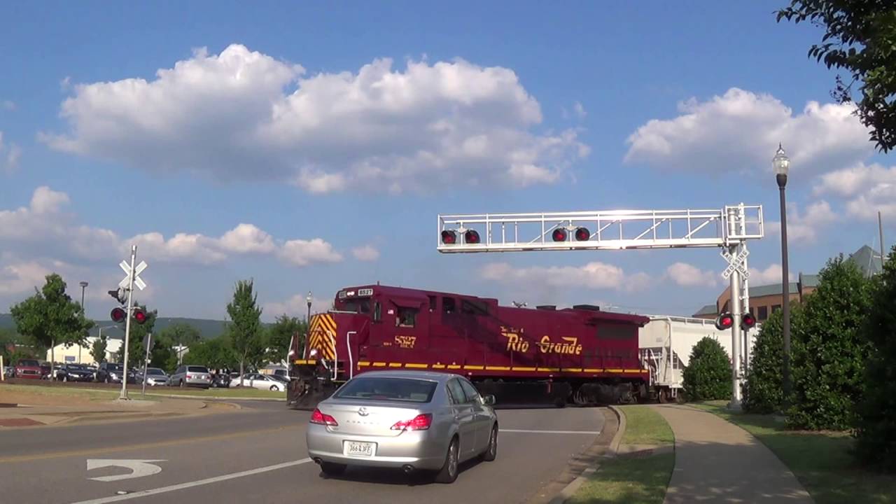 Heart of Huntsville Drive Railroad Crossing, Huntsville, AL YouTube