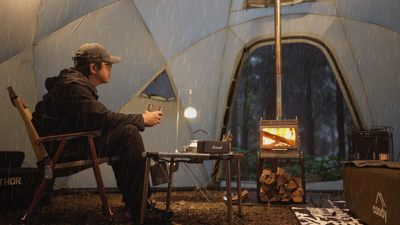 冬天獨自在森林裡雨中露營 | Ladit GAUR 新帳開箱 | 柴爐帳篷 | ASMR露營 | Solo Camping