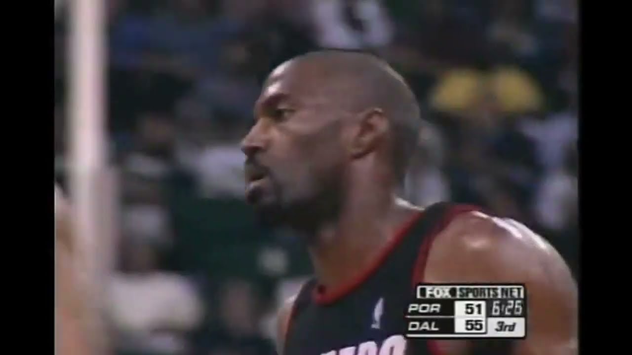 Dale Davis DUNKS (Kemp likes it) - 3/20/01