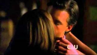 Hellcats 1x13 Vanessa and Red dancing and kissing