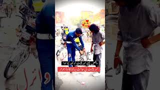 Traffic Police in full action Traffic Police number plate tempering Traffic Police Lahore chalan