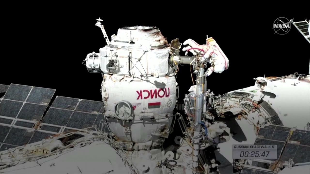 Russian cosmonauts conduct lengthy spacewalk - Reuters