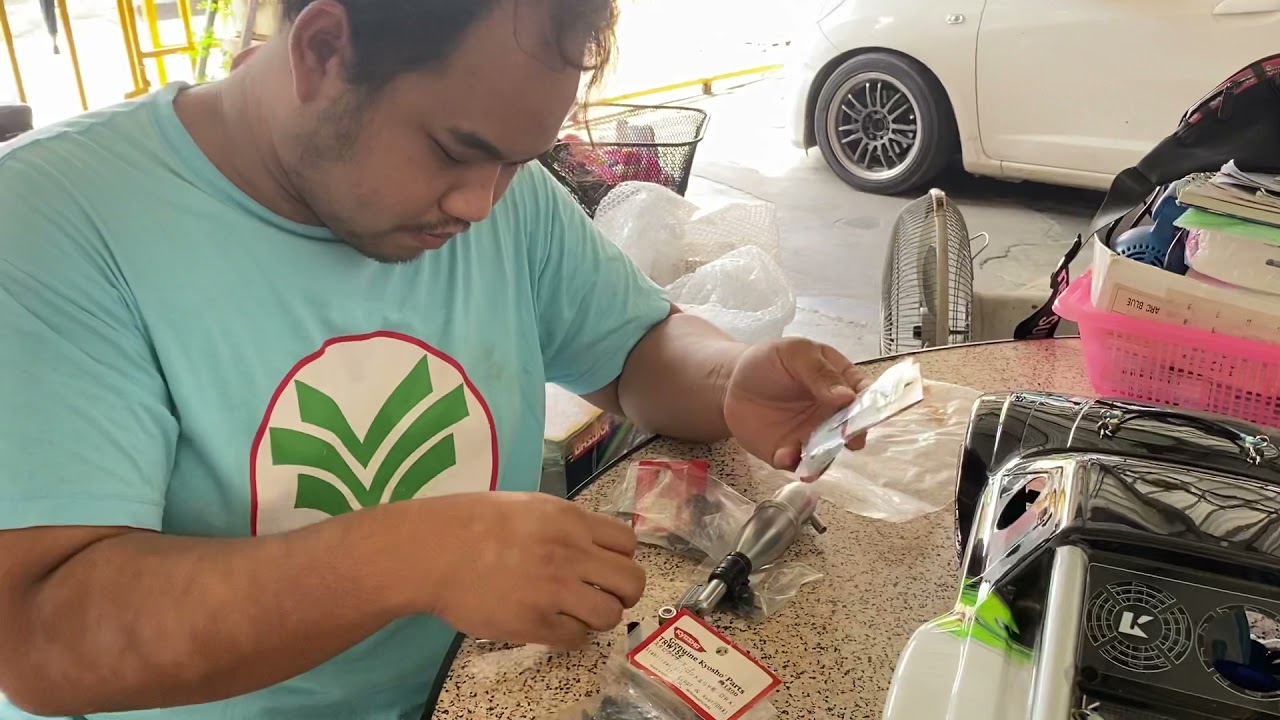 แกะกล่องรถบังคับน้ำมันkyosho drt ep1