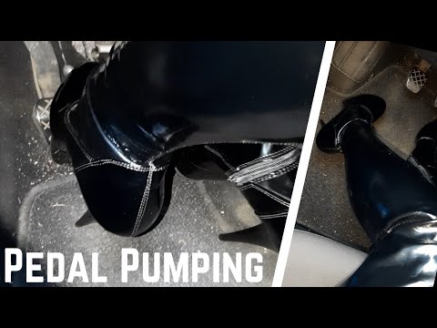 251 - PEDAL PUMPING mit meinen sexy schwarzen Lackoverkneestiefeln... 😋