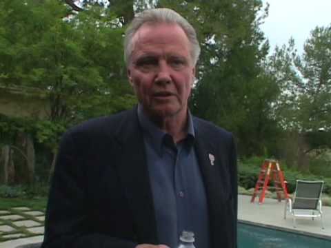 Jon Voight Photo 24