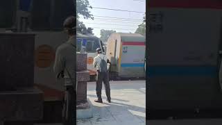 12431 Hazrat nizamuddin  central rajdhani express 130kmph #railway #railway