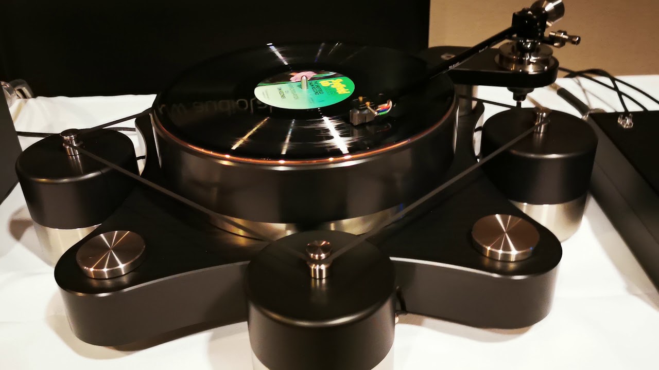 Bass from vinyl from Acustic turntable -