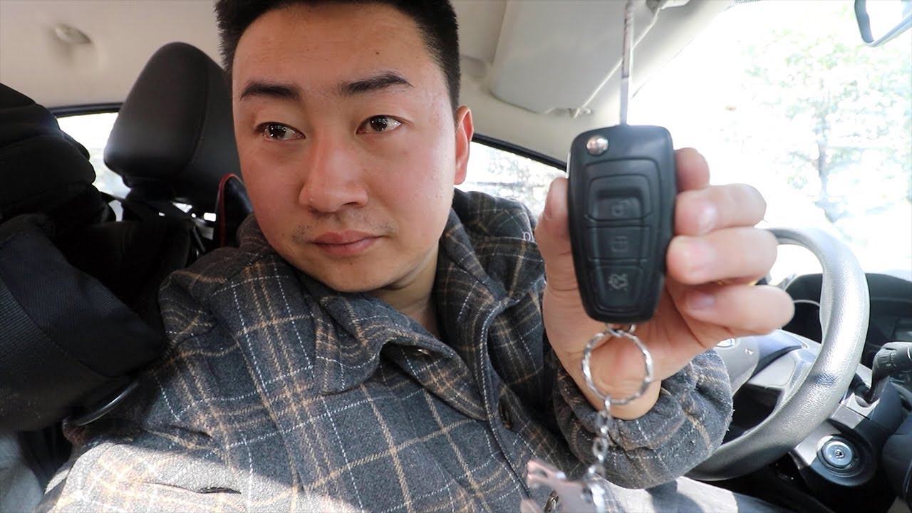 Ford How to change battery for Focus car key - YouTube