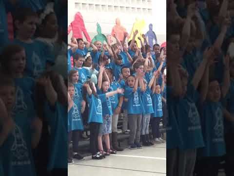 Cowern Elementary School 2018 First grade concert. #6