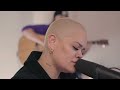 Capture de la vidéo Romy Dya - Unspoken (Acoustic)