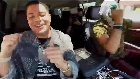 EDUIN CAS Y ESCORPION DORADO CANTANDO LA TUSA