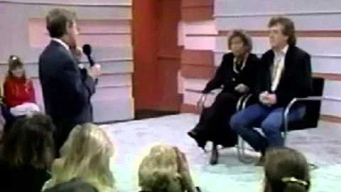 Bobby & Janet Mackey discusses paranormal activiti...