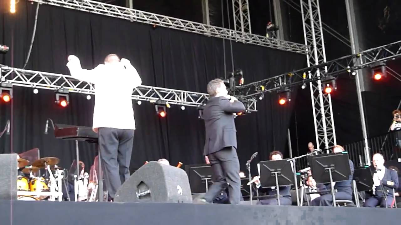 Danny de Munk Ik Voel Me Zo Verdomd Alleen, live Bevrijdingsfestival Zwolle 05/05/2011 HD