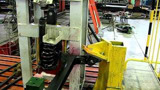 Ensayo fatiga suspensión Peugeot 307 1.avi