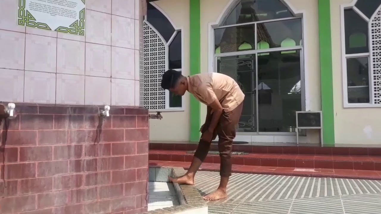 Cutting Vidio "Tutorial Wudhu" ala Risky Sulvika 