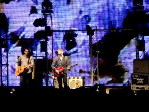 Neil Finn + Matthew - Meredith Music Festival 2010...