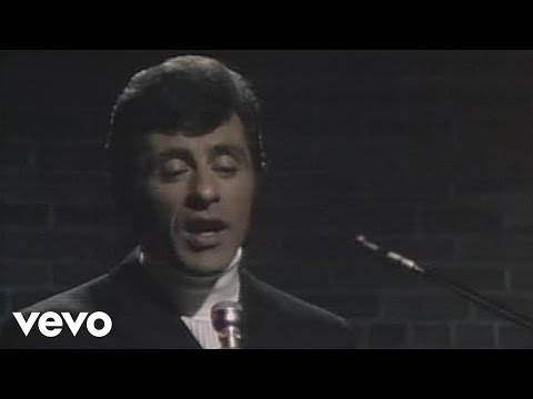 Frankie Valli - Can&#039;t Take My Eyes Off You (Live)