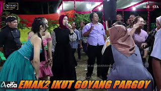 Denger Lagu JOKO TINGKIR Emak2 Langsung Goyang Thailand Style.....ALROSTA DONGKREK