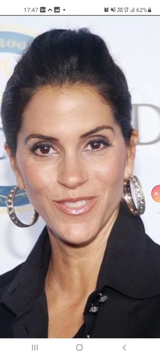 Jami Gertz is the world's richest actress clocking at 3 billion