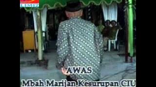 Mbah kakung gaul,,,Reogkan suwe yo kuat....DAT