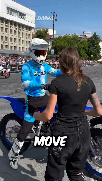 Biker Nailed Her Sassy Move! 🏍️👏 (@stuntgirl.dasha)