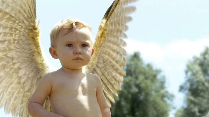 Baby Born with A Pair of Wings!! A Gift Or A Curse? - DayDayNews