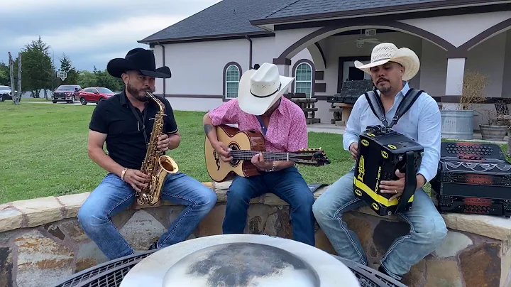 Saludos de parte de Keith Nieto, Sergio Soto y Ror...