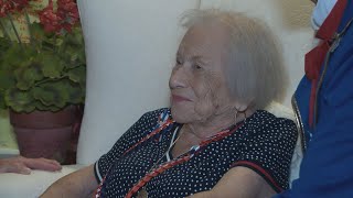 'Just love everybody' | Knoxville woman celebrates 100th birthday