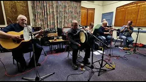 Isle of hope isle of tears by Gerry Nash live at P...