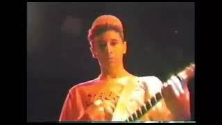 No Doubt - Total Hate -Live 1987 ( Jhon Spence & Gwen Stefani on Vocal)