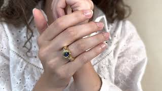 Vidéo: Bague en or jaune 18 Cts avec saphir et diamants. Taille 51