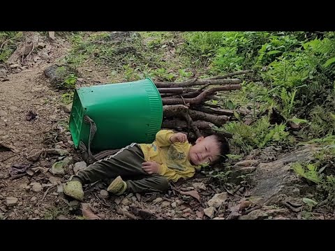 Single mother - A mother and child went to collect firewood and ...