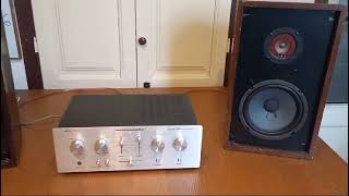 Vintage HIFI golden years .Marantz 1050 amplifier. Marantz imperial G4 speakers