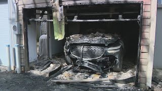 Garages, vehicles damaged, destroyed in overnight Lincoln Park fires — WGN Midday News