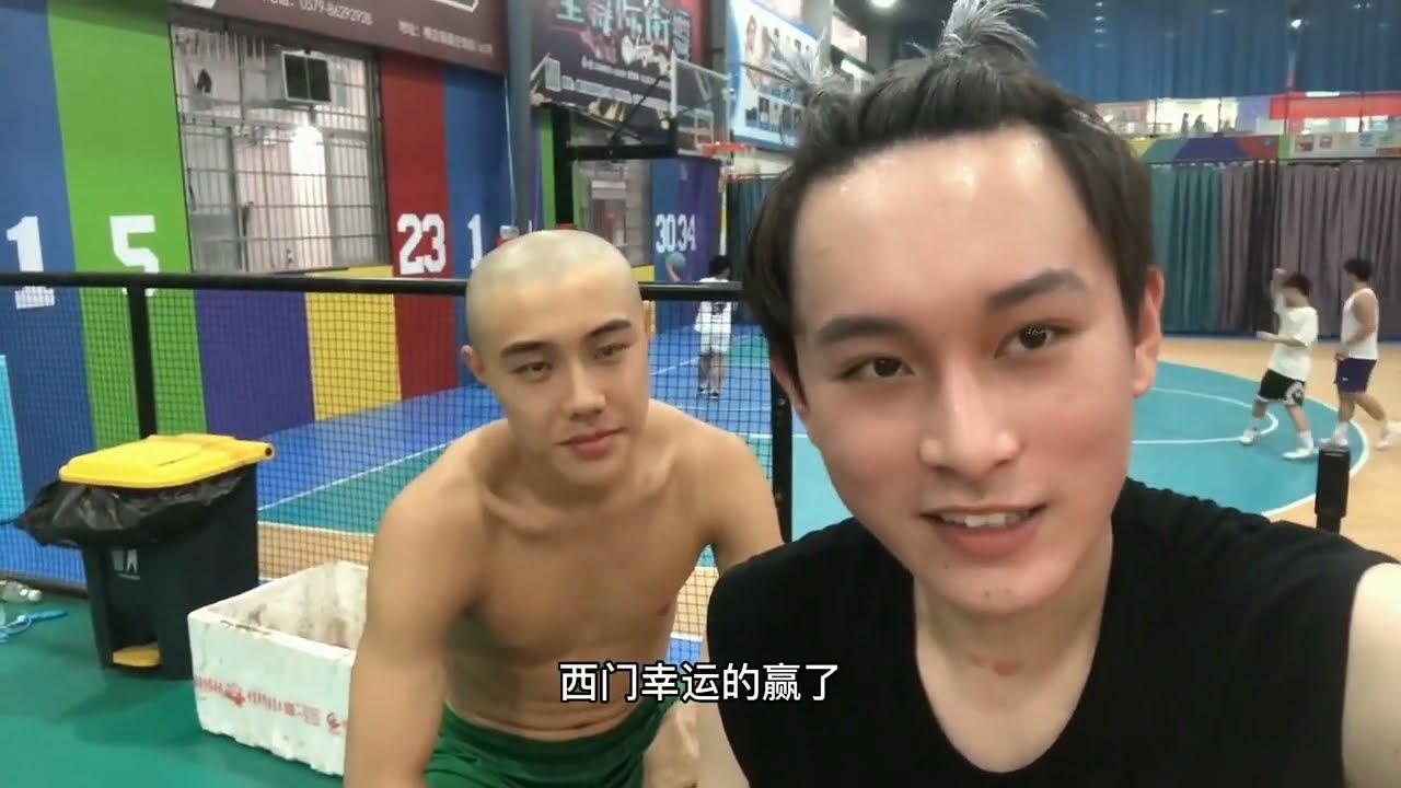 香港男生剃完光头很帅气