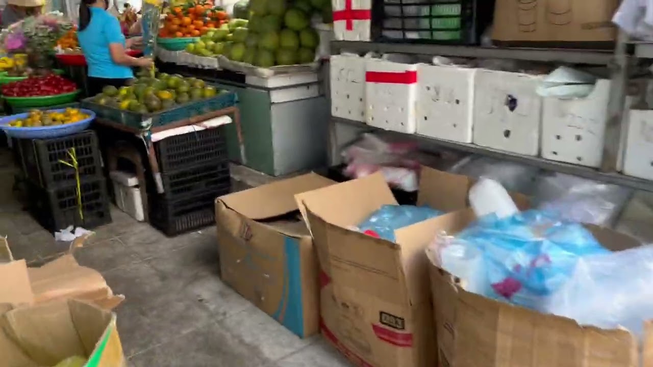 꾸이년 3 - Eo Goi 근처 아침 시장