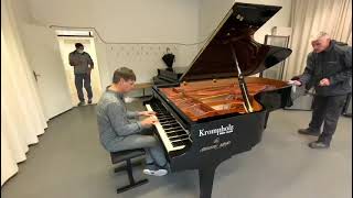 Lieferung Eines Sk7 Flügels Von Shigeru Kawai Exklusive Piano-Lieferung Krompholz
