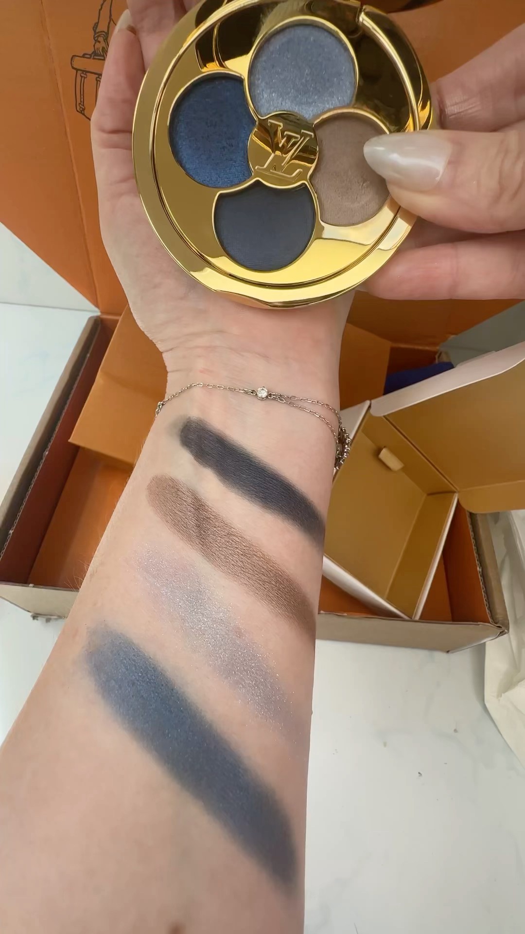 Louis Vuitton Ombres - Eyeshadow Palette 950 Sky is the limit