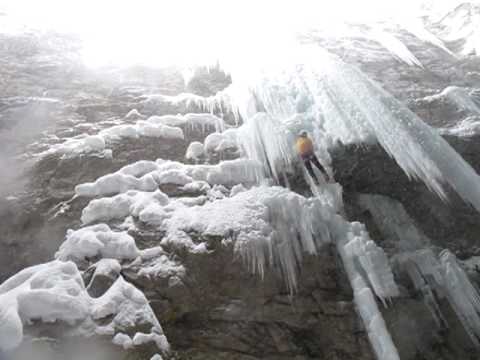 Will Gadd running laps on Tokuum Pole, Marble Canyon