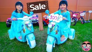 หนูยิ้มหนูแย้ม | ทำงานเก็บเงินซื้อรถเอลซ่า YimYam Pretend Play with new Toy Cars