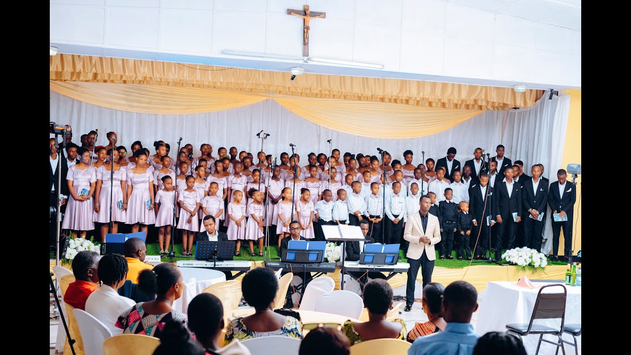 Medley- MUZE DUSINGIZE IMANA, SHIMWA MWAMI WACU| Pueri Cantores Muhato