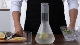 Flo. Carafe Constant-Flow Design