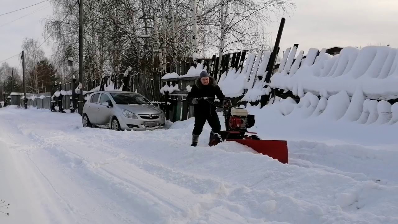 Чистка снега мотоблоком - YouTube