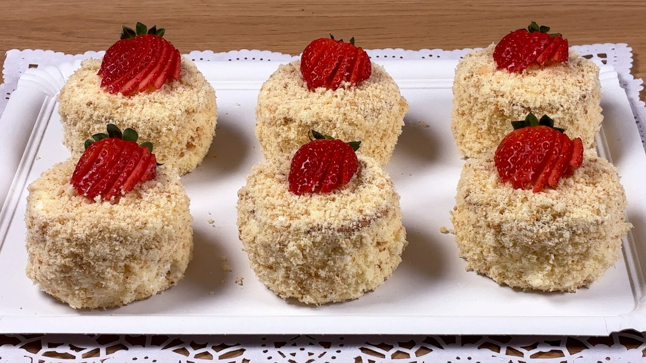 Бисквитные Пирожные с Клубникой | Нежный Бисквит и Сливочный Крем