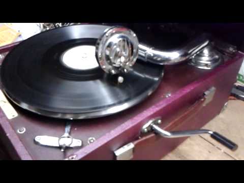 Vídeo: O Que Pode Ser Feito A Partir De Um Velho Disco De Gramofone