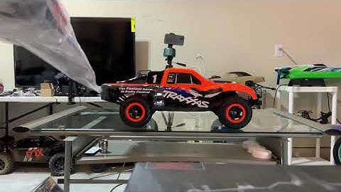 Traxxas slash 4x4 unboxing and 1st run