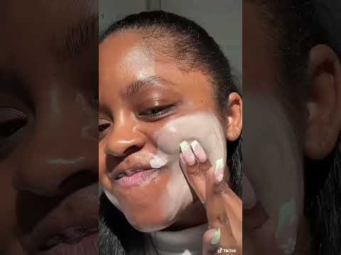 Video: 3 manieren om een foundation voor donkere huidtinten te kiezen